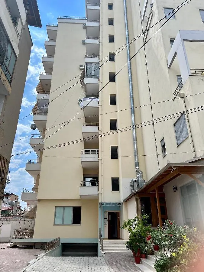 Lovely 2 Bedroom Condo With Free Parking Vlorë Lejlighed