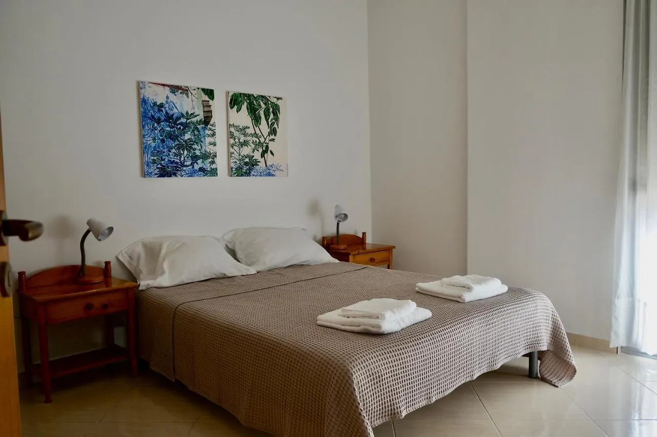 Lejlighed Lovely 2 Bedroom Condo With Free Parking Vlorë